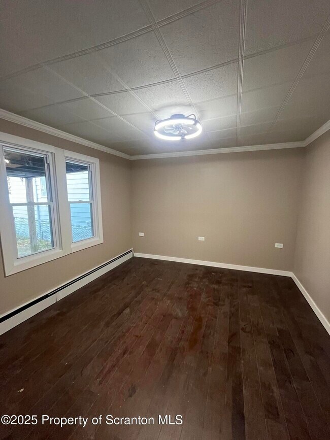 Photo - 129 S Blakely St Apartamento