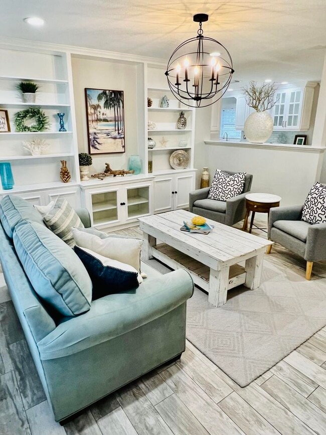 Photo - 115 NE 18th St