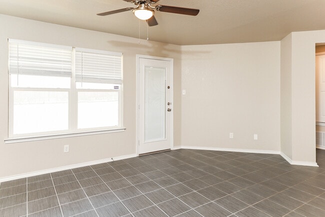 Photo - 6806 Slaton Fields