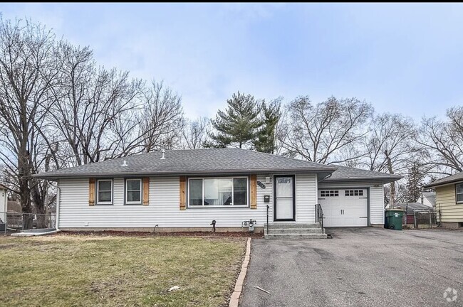 Building Photo - 5609 Bryant Ave N Rental