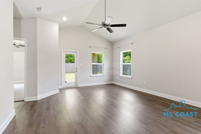 Photo - 5723 Overland Dr