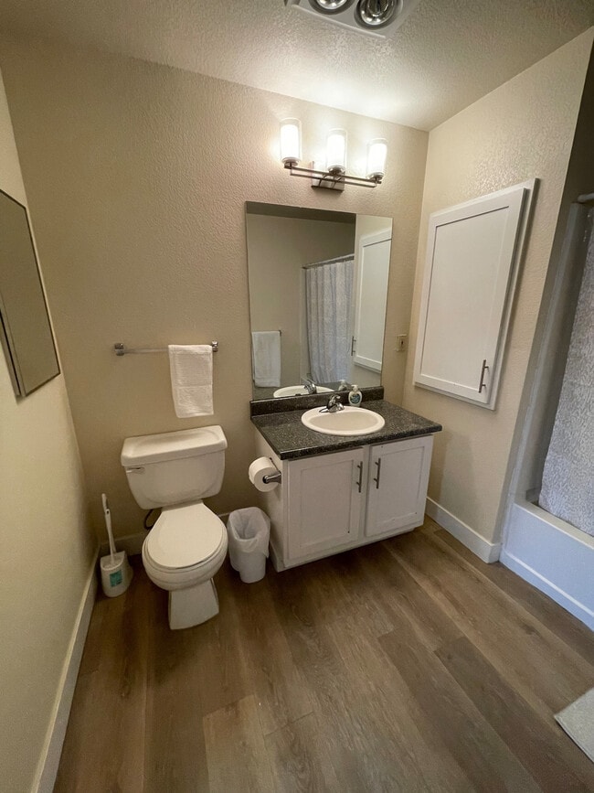 Photo - 604 N Columbia Center Blvd Unidad SI ID1324047P