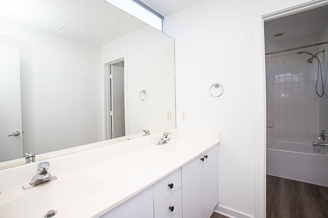 Photo - 1713 Gillette St