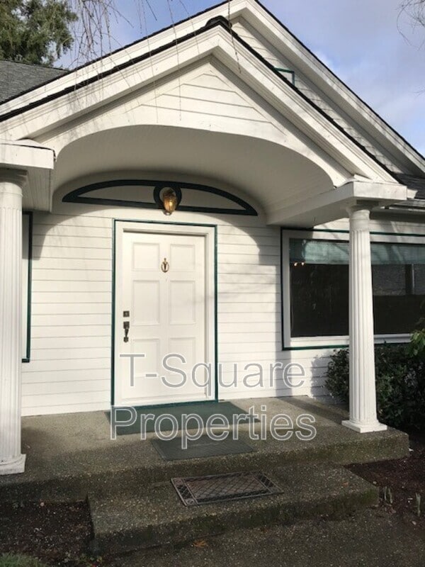 Photo - 9056 Avondale Rd NE