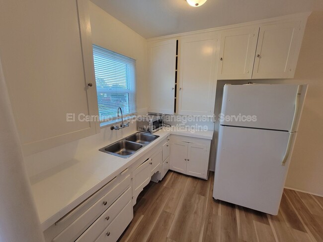 Building Photo - 5756 Pickering Ave