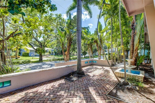 616 SW 11th Ct