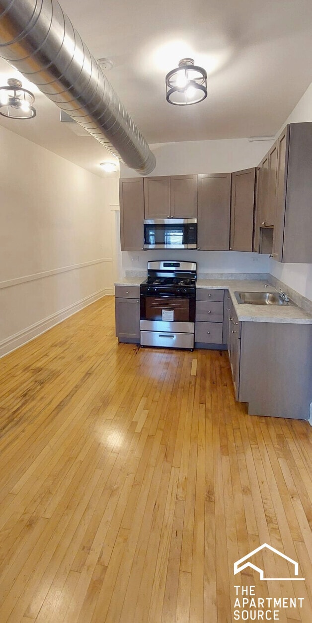 Building Photo - 4050 W Hirsch St Unit 1 Rental