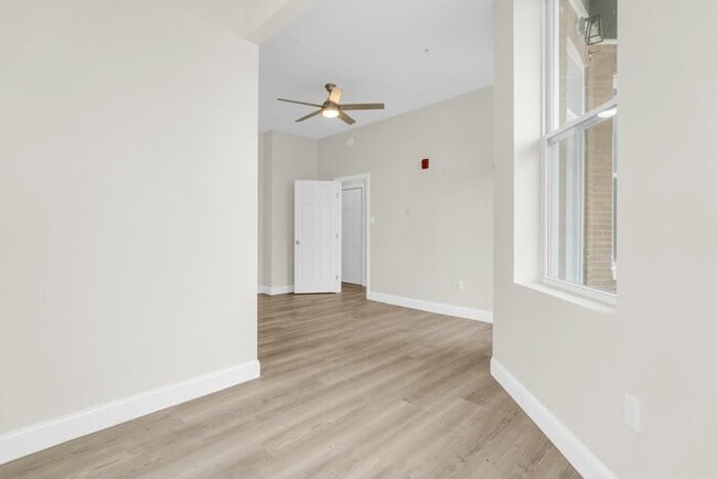 Photo - 18 N Main St