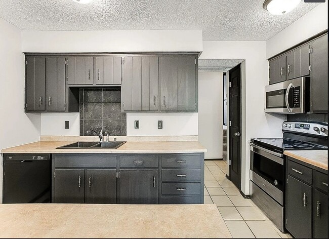 Photo - 14325 Fairway Dr