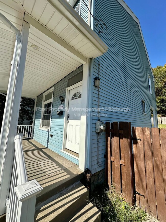 Photo - 1379 Paulson Ave