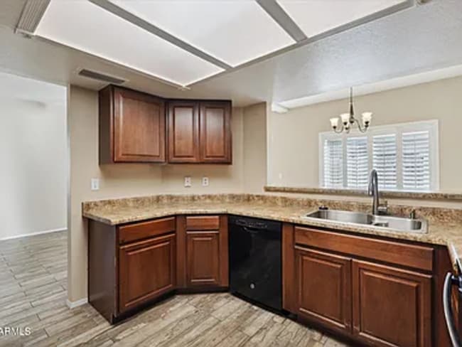 Photo - READY TO TOUR NOW! Charming 3-Bedroom 3-Bathroom Corner Townhouse in Peoria!