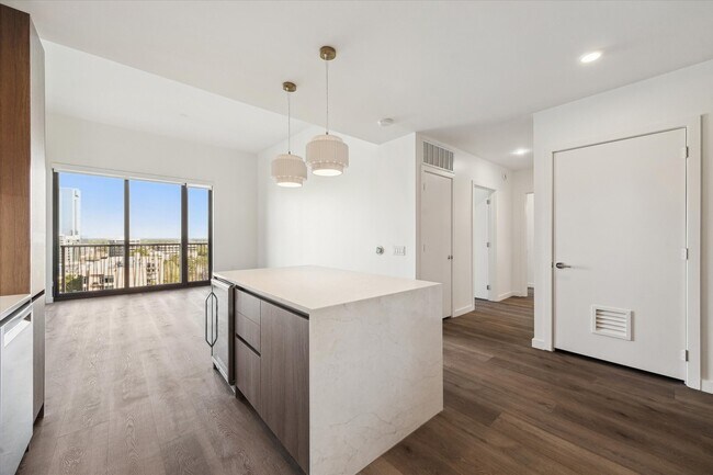 Photo - 1 Riva Row Unit 1308