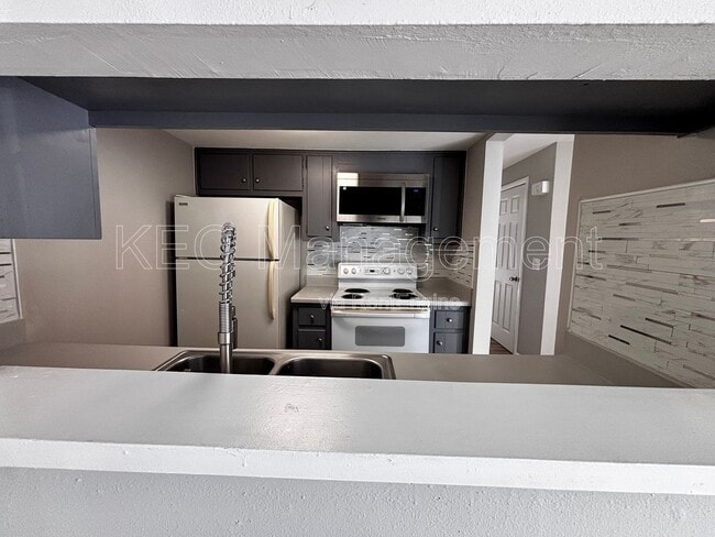 Photo - 4420 Flowerdale Ave Unidad F