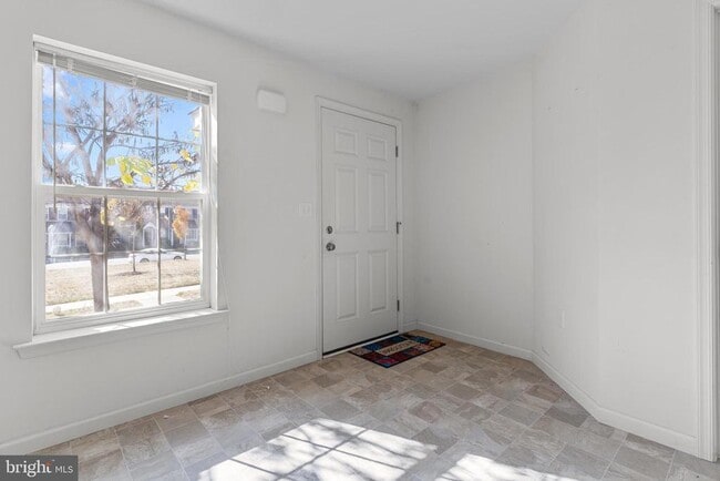 2109 Hayward Ave