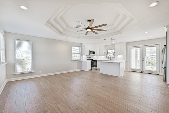 Photo - 2118 103rd St