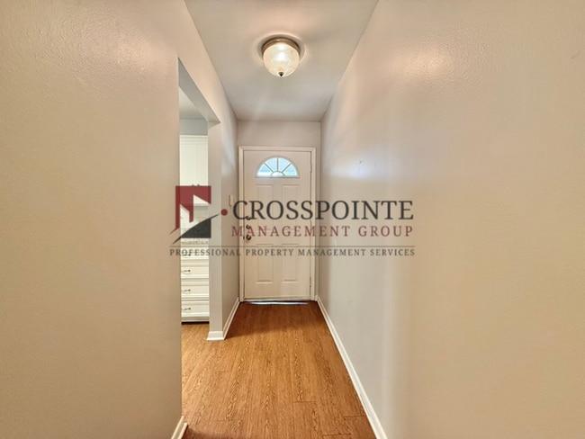 Photo - 3 Bedroom, 2 Bathroom Duplex!