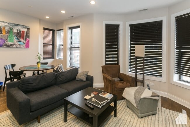 Photo - 1218 W Diversey Pky Unit 2