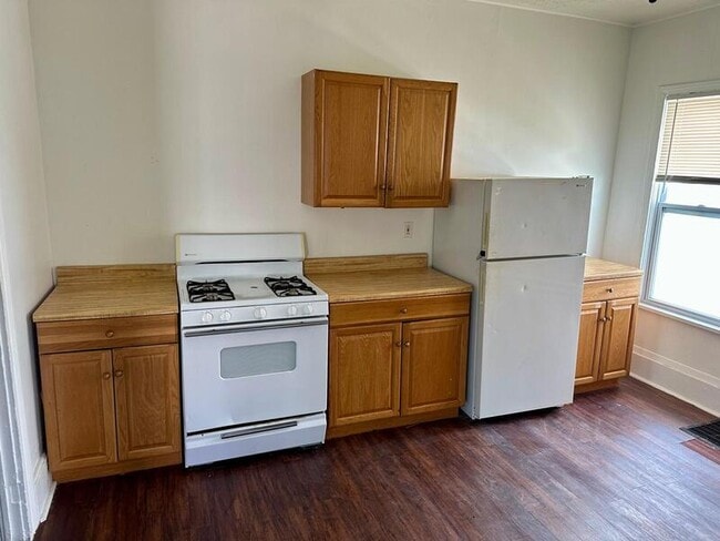 Photo - 208 Courtland St