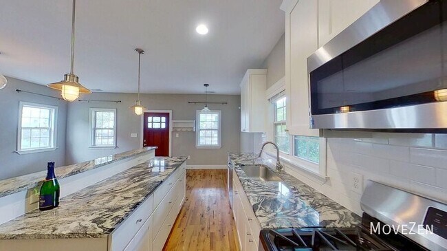 Photo - 817 Ellington St