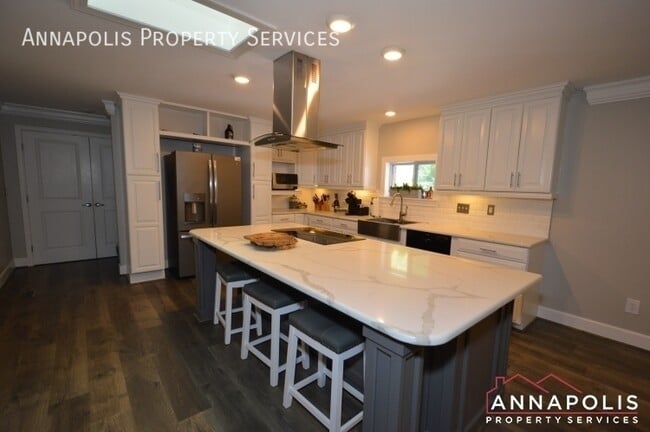 Photo - 816 Maple Rd