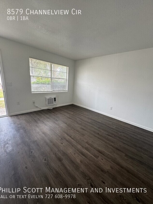 Photo - 8579 Channelview Cir-