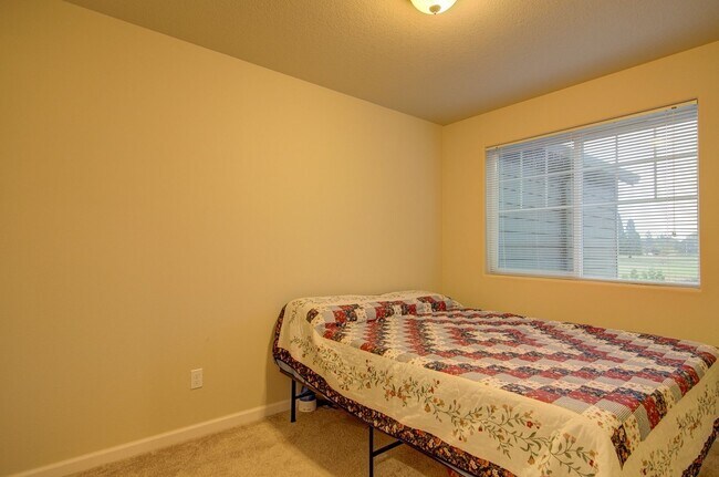 Photo - Sequoia Village Townhome-3 Bd/2.5 Ba-Blt.2016