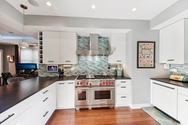 Photo - 1717 N Hudson Ave