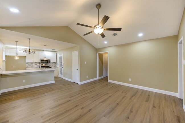 Photo - 1921 Ripple Creek Dr