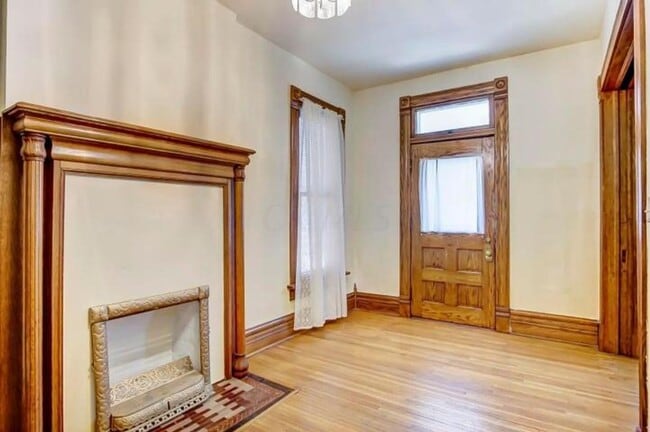 Photo - 128 King Ave