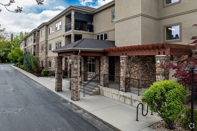 Building - Country Club View Condos