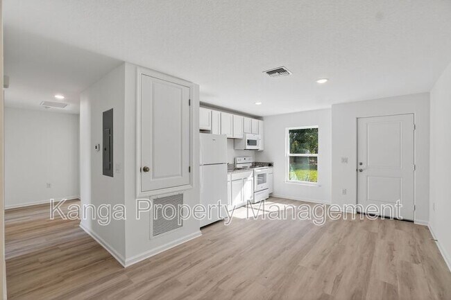 Photo - 1115 F Ave Unidad Fort Pierce FL 34950 - B