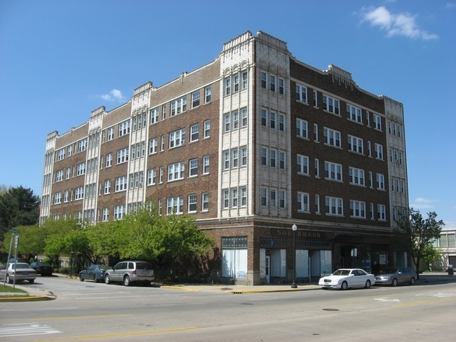 Southmoor Apartments - Southmoor Apartments