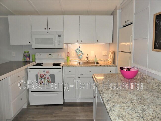 Photo - 135 Edgewater Dr