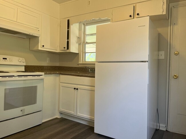 Photo - Updated 6bd/3ba w/ Large Backyard in Fores...