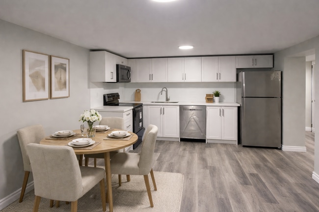 Building Photo - 23 Woodman Dr