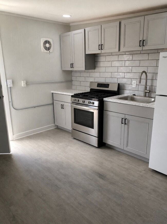 Photo - Newly remodeled 2 bedroom Unit 904 Coldwater Road #12