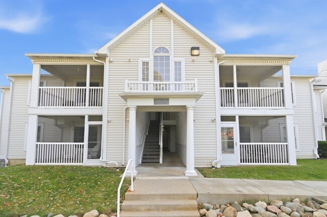 Photo - 2233 S Main St