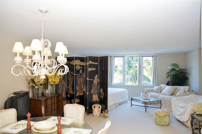 Photo - 2301 Collins Ave Unidad 336