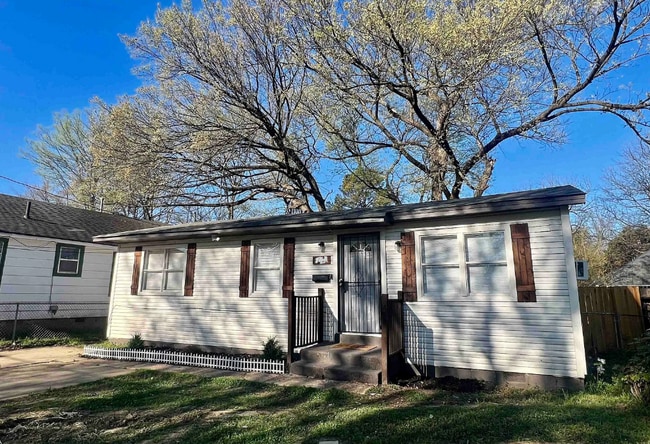 Building Photo - 847 Marianna St Rental