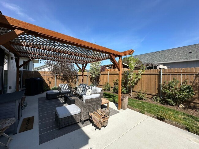Photo - Beautiful 3/2 Home With Backyard Oasis!