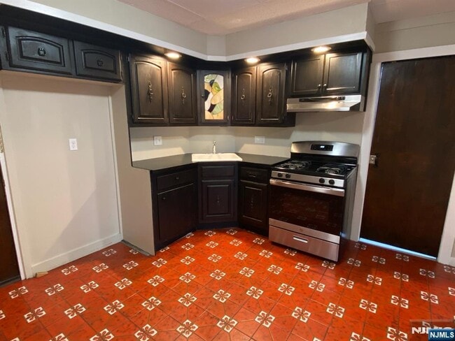Building Photo - 228-230-230 Harrison Ave Unit 2-2 Rental