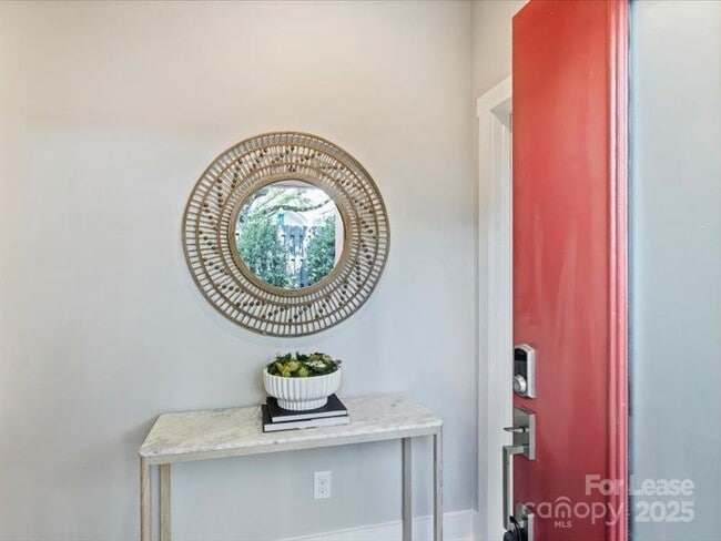 Photo - 1615 Chatham Ave