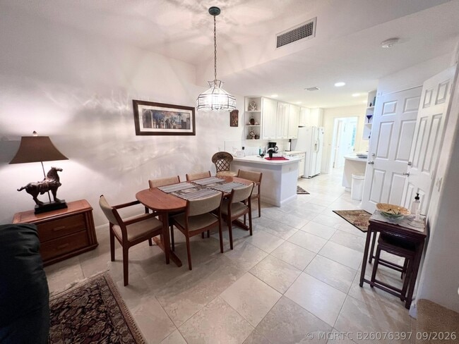 2913 E Community Dr