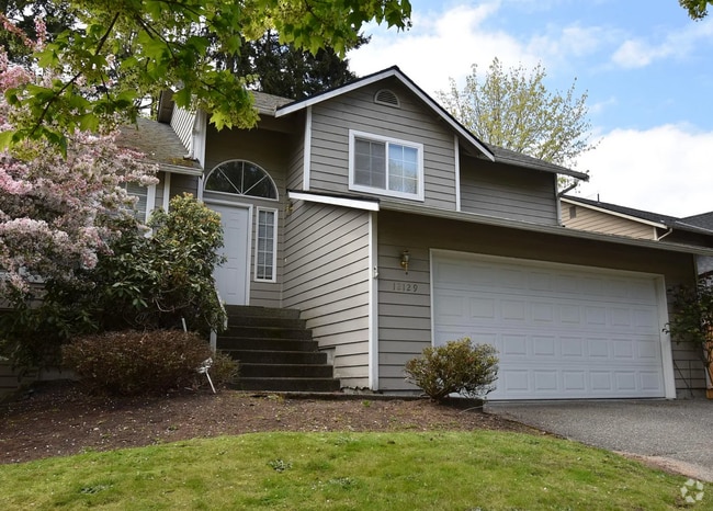 Building Photo - 12129 NE 107th St Rental