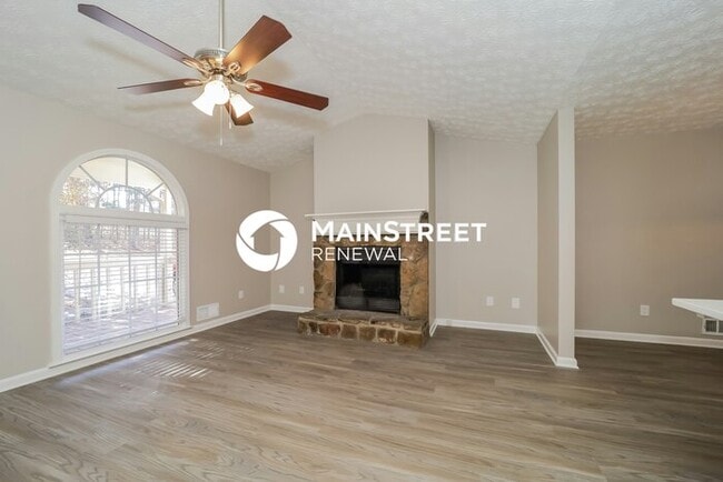 Photo - 4 Bedroom Pet-Friendly Home in POWDER SPRINGS, GA with Main Street Renewal