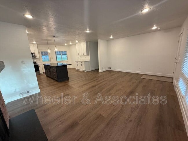 Photo - 3714 Brinker Ave