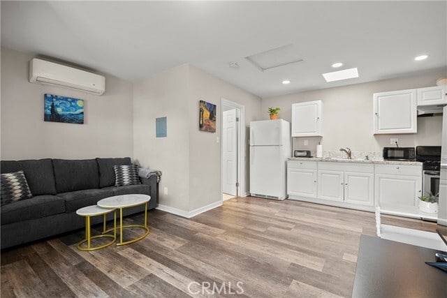 217 E Carroll Ave