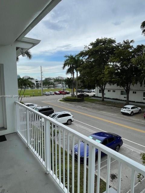 Building Photo - 9300 E Bay Harbor Dr Unit 205