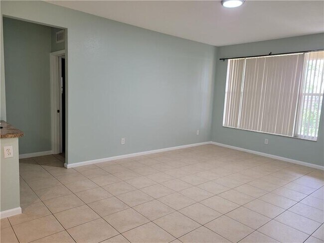 3569 Forest Hill Blvd Unit 117