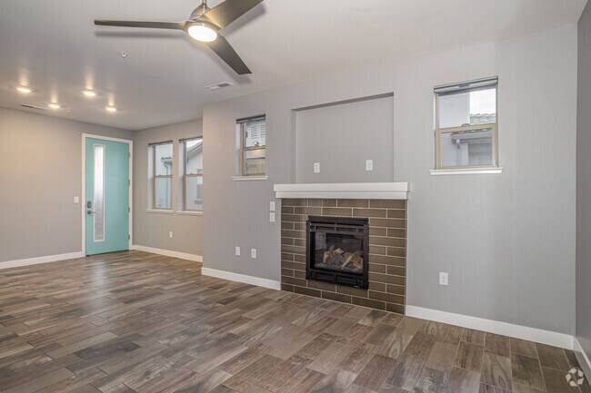 1BR, 1BA - 826SF